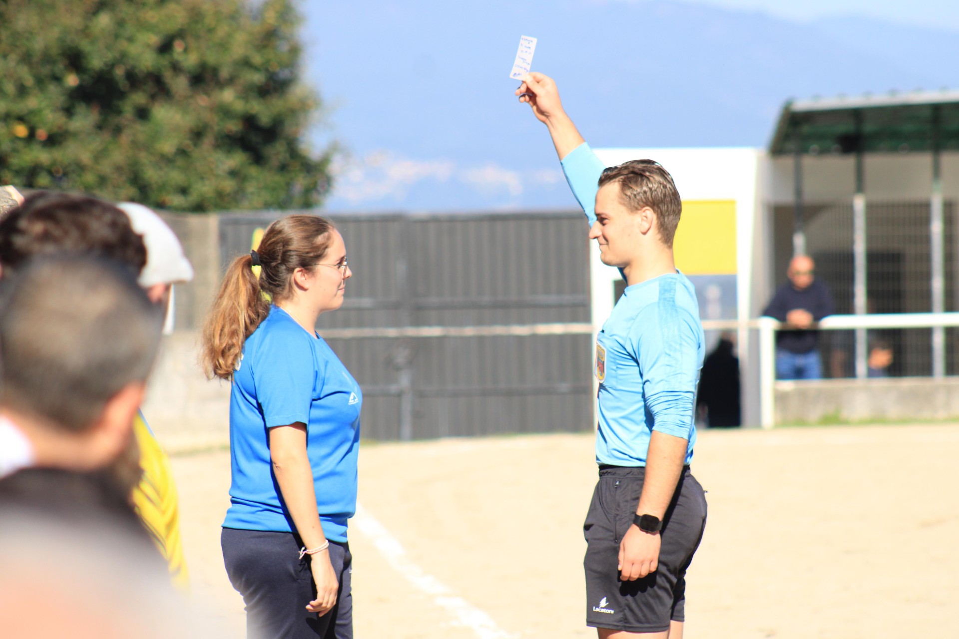 Associação de Futebol de Viana do Castelo parabeniza treinadora do escalão de Iniciados da Associação Desportiva de Campos com a atribuição de Cartão Branco